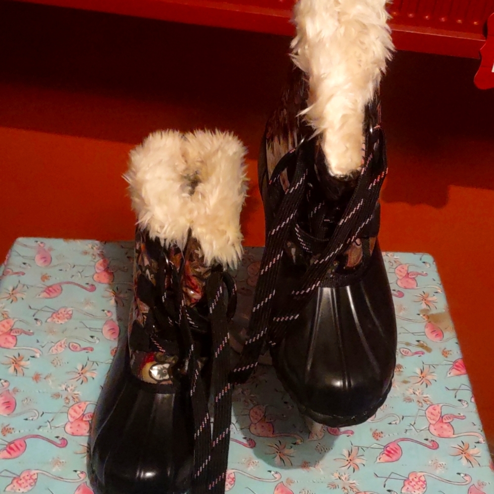 Black rain boots size 10